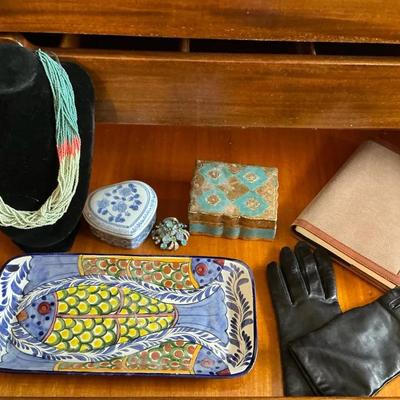 Decorative Assorted Vintage And fashion Accessories Lot