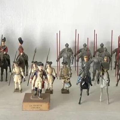 W Britain Ltd & CB Mignot Toy Soldiers - Medieval Knights, Civil War, Scottish Soldiers 29 Pieces