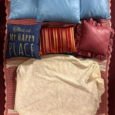 Throw Pillows and Blanket Set
