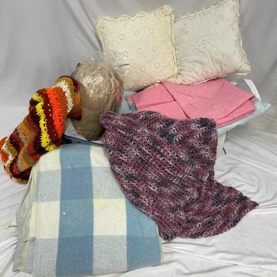Blankets, Throws, and Pillows