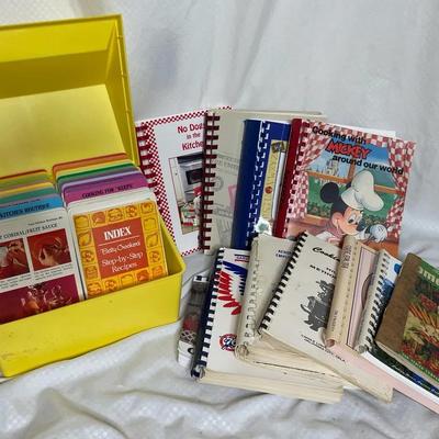 Vintage "Betty Crocker" Step By Step Recipes In Original Box