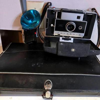 "Polaroid" Automatic 250 Land Camera