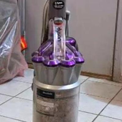 "Dyson" DC17 Animal Upright Vacuum Cleaner