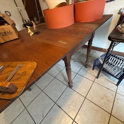 Sale Photo Thumbnail #42: Drop leaf table