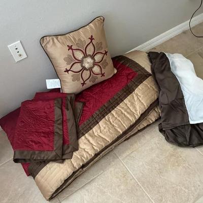 Full Size Comforter, Shams And Bedskirt