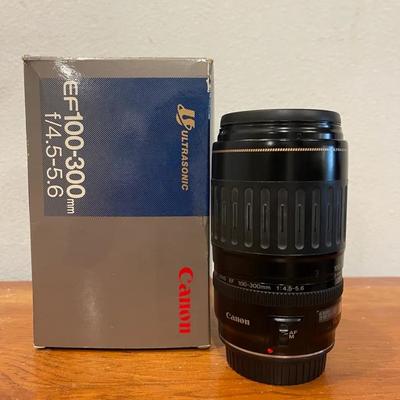 Canon EF100-300mm f/4.5-5.6 Lense