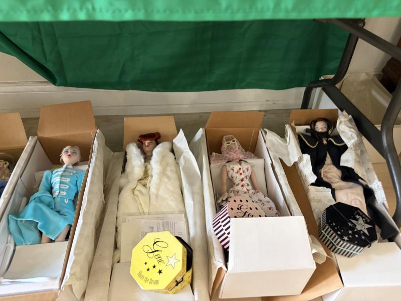 Sale Photo Thumbnail #253