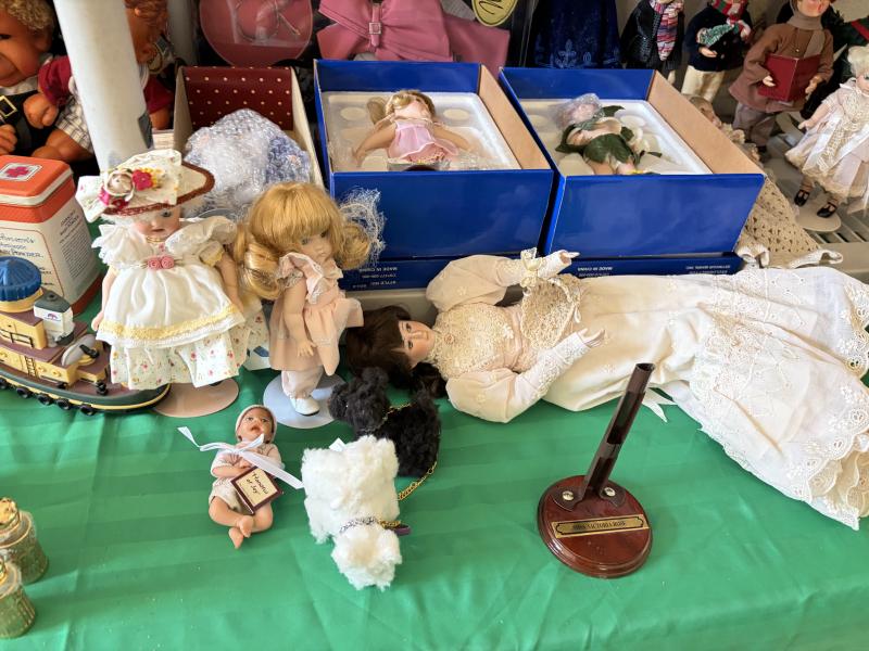 Sale Photo Thumbnail #249