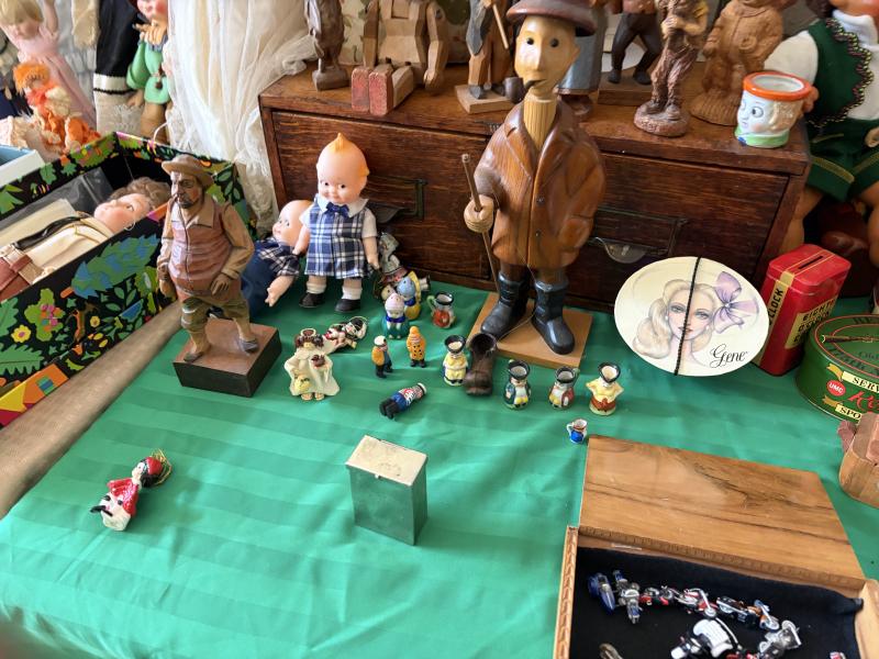 Sale Photo Thumbnail #250