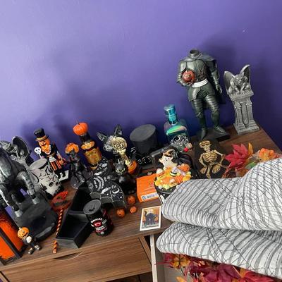 Lot Of Halloween Decor Including Placemats