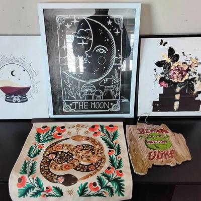 Lot Of 5 Pieces Of Wall Decor Including Shrek