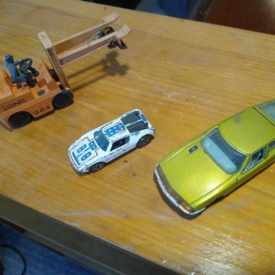 Small lot of toy cars