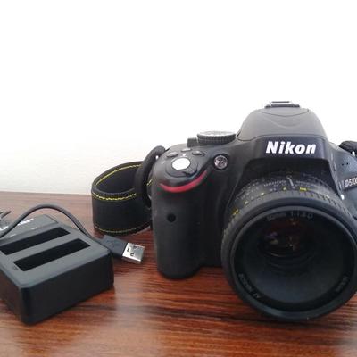 WORKING Nikon D5100 Digital Camera