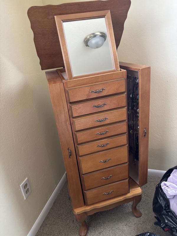 Sale Photo Thumbnail #2