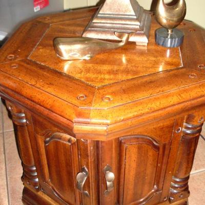 Sale Photo Thumbnail #5: END TABLE