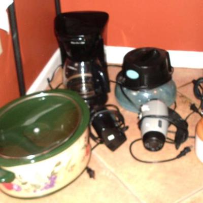 Sale Photo Thumbnail #40: KITCHEN APPLIANCES