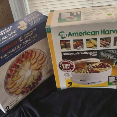 American Harvest Dehydrator 2200 & Snackmaster Add A Tray