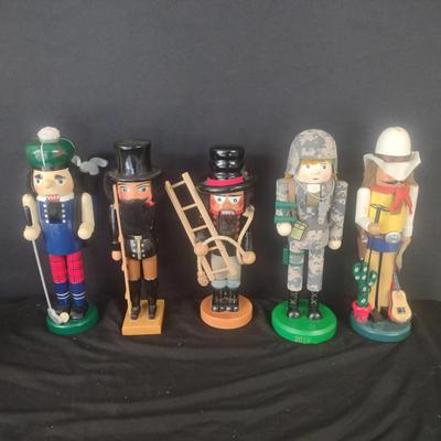5 Nutcrackers In Varied Styles