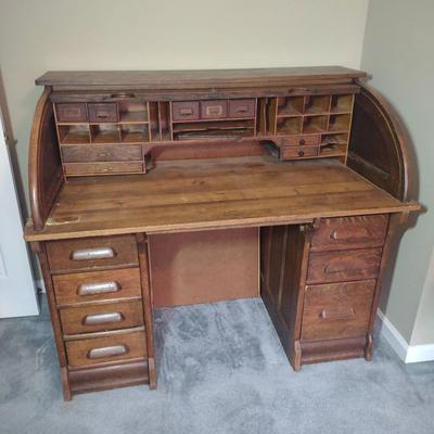 Grand Rapids Desk Co. Rolltop Desk
