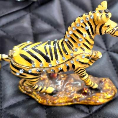 Sale Photo Thumbnail #175