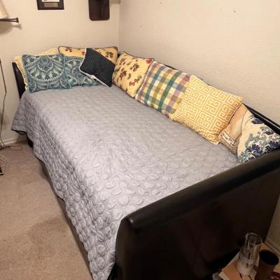 Sale Photo Thumbnail #43