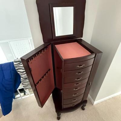 Sale Photo Thumbnail #348