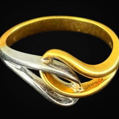 18k Gold Two-Toned Twisted Knot Ring, Size 6 (3.8g)