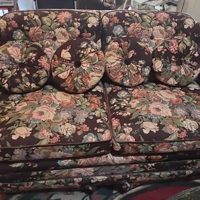 Vintage Floral Loveseat Couch - 4 Cute Round Matching Pillows, Pink, Green Fabric