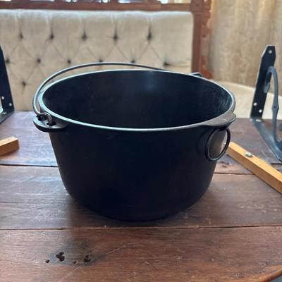 Wagner Sidney 4 Quart Maslin Flat Bottom Kettle