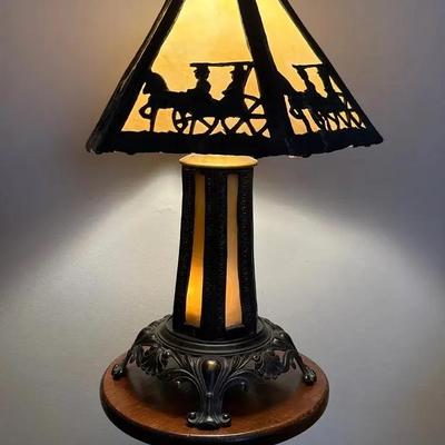 Art Deco Slag Glass Table Lamp With Silhouette Design