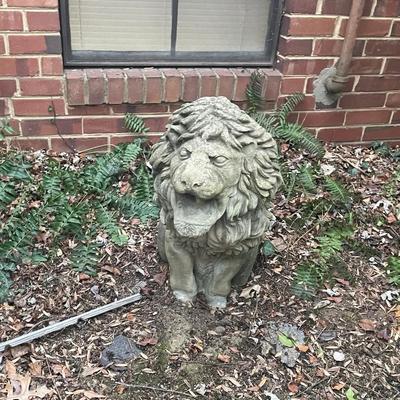 Cement Roaring Lion Statue
