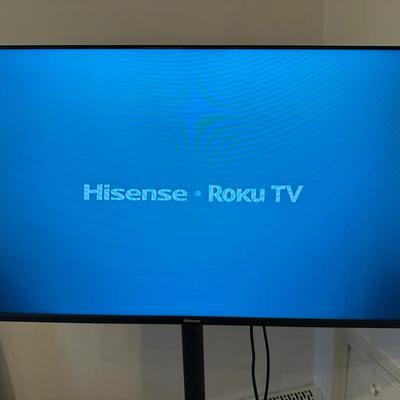 Hisense Roku 40” TV w/ Rolling Stand 