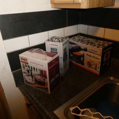 Sale Photo Thumbnail #5: Misc Kitchen