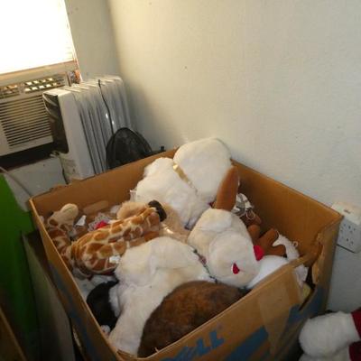 Sale Photo Thumbnail #71: Stuffed animals