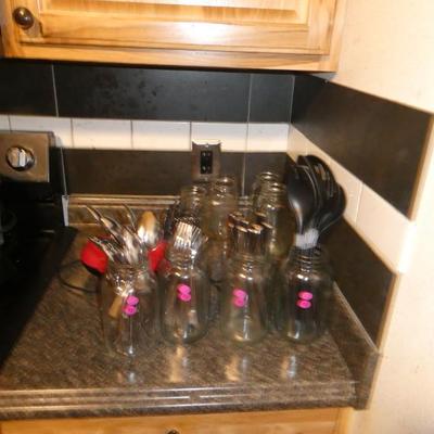 Sale Photo Thumbnail #7: Misc Kitchen