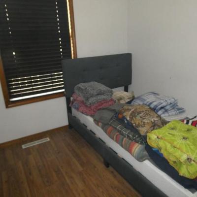 Sale Photo Thumbnail #33: Bed