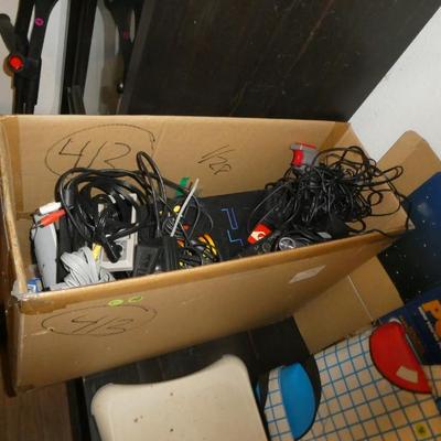 Sale Photo Thumbnail #30: Misc video games items