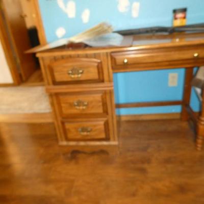 Sale Photo Thumbnail #46: Desk