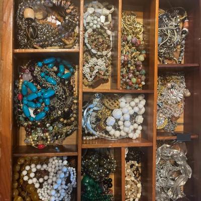 Sale Photo Thumbnail #4