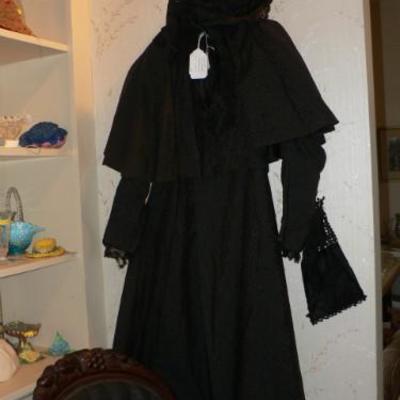 1880/90's 3 piece outfit - skirt, bodice, cape plus hat & handbag