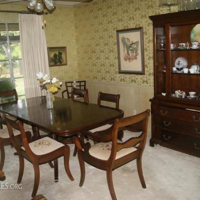 Georgetown Galleries solid mahogany dining room suite, 1940s or 50s.