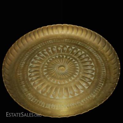 Vintage brass platter, Noticeable iridescence on the reverse side
Condition: Very Good
Shipping: Yes
Size: 14