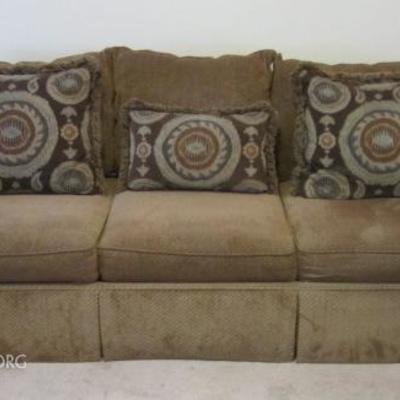 Rooms to Go Sofa with Accent Pillows and extra Slipcovers (Only 1 Year Old!)