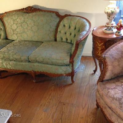 ANTIQUE VICTORIAN COUCH & CHAIR PARLOR SET. ADDITIONAL SIMILAR CHAIR. REPRODUCTION VICTORIAN CARVED / INLAY TABLE SET.