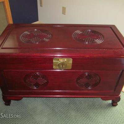 Vintage blanket chest from Hong Kong