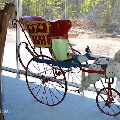 Antique Carriage with two horses - moving parts