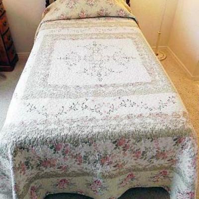 Quilted bed spread