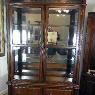Solid wood (pins) curio cabinet
