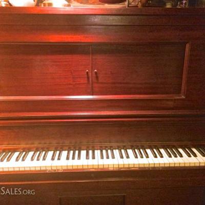 Manuelo Player piano, great working condition