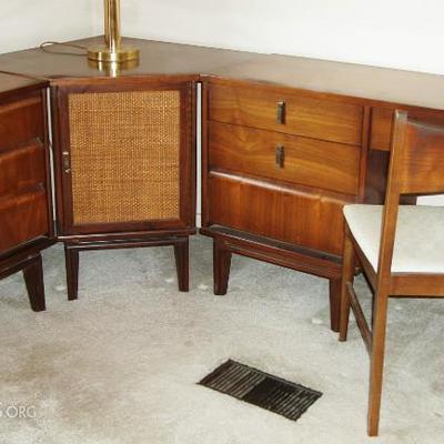 mid century bed room furniture